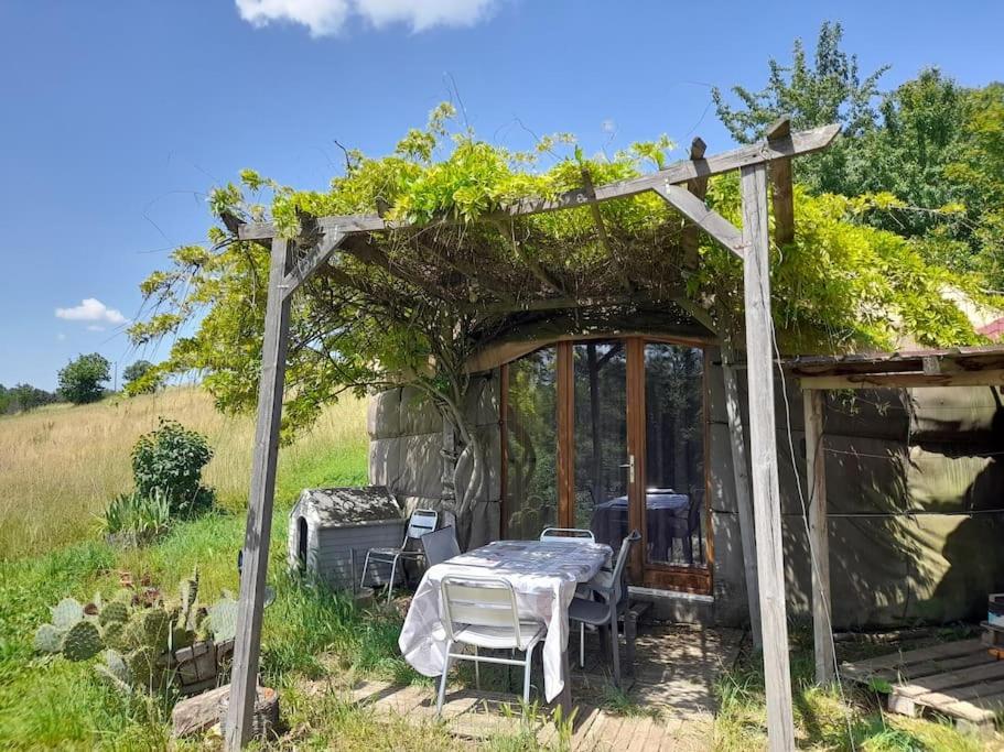 Charmante Yourte Contemporaine Carmaux Exterior photo